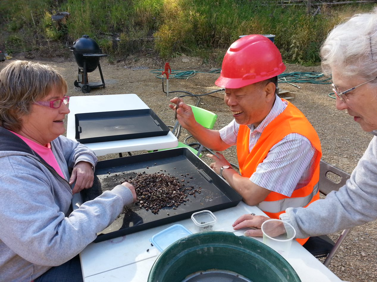 Our Montana sapphires are sourced responsibly with fair wages, safe conditions, and environmentally conscious practices. Beauty with integrity.