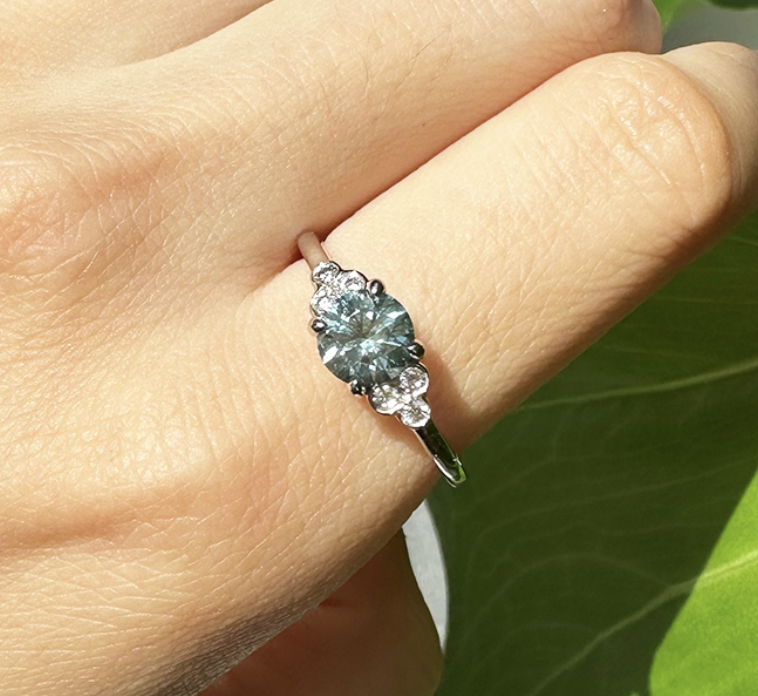 bright Blue Sapphire and White gold ring