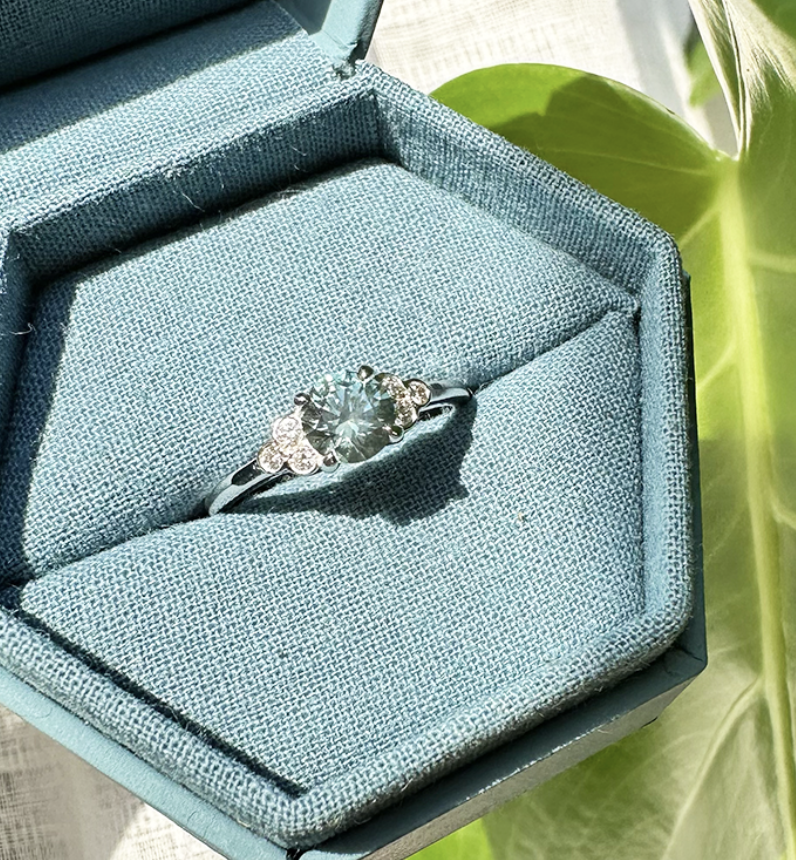 Blue Sapphire and White gold ring